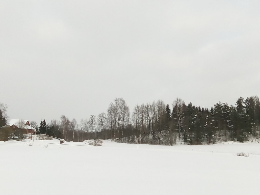 Auttoisten kylä, taustalla Maatalo. 