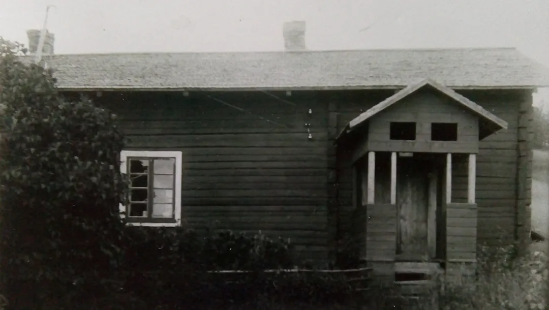 Puustellin tilan alkuperäinen päärakennus ennen vuotta 1935. 